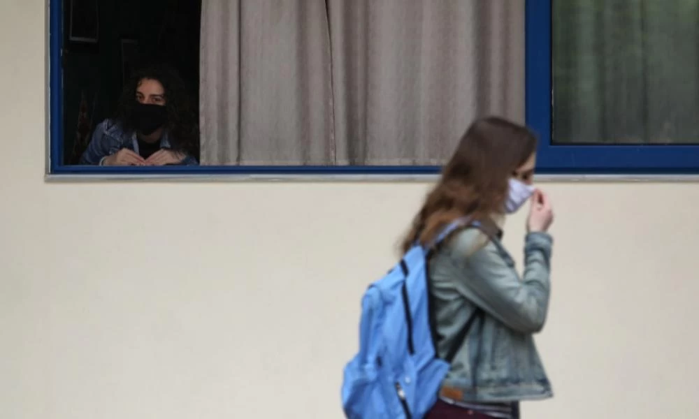 Άνοιγμα σχολείων: Ξανακτυπά το κουδούνι σε Γυμνάσια και Λύκεια μετά από 2,5 μήνες